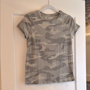 Athleta light green camo short sleeve t shirt